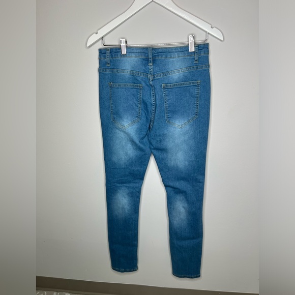 Hungson | Distressed Jeans - Picture 2 of 6